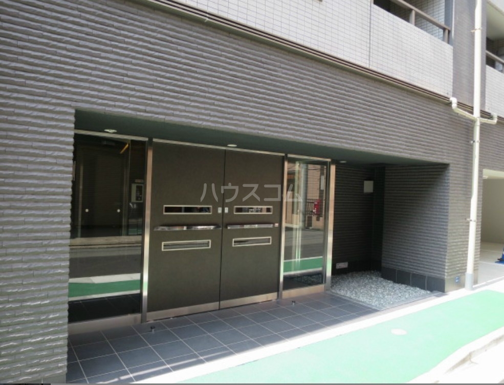 25/30 エントランス