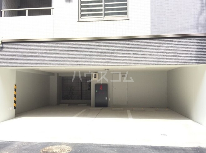 26/30 エントランス