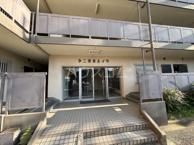 26/30 エントランス