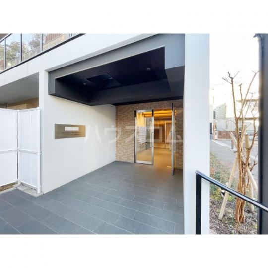 3/3 エントランス