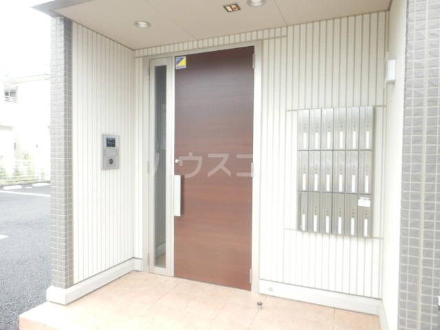 21/30 エントランス