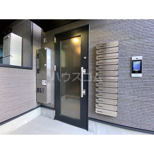 21/28 エントランス