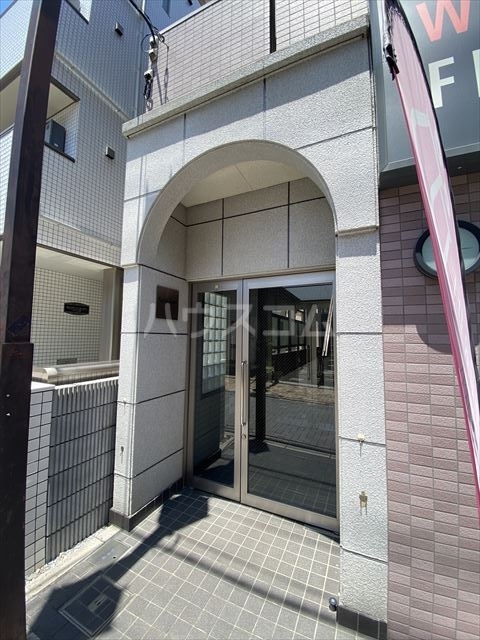 25/30 エントランス