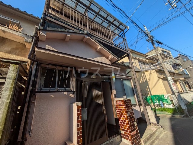 22/30 エントランス