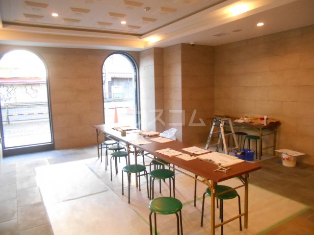 21/30 エントランス