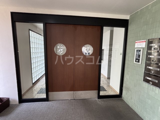 14/15 エントランス