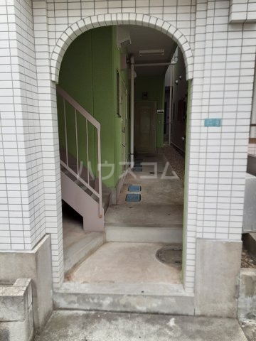 24/30 エントランス