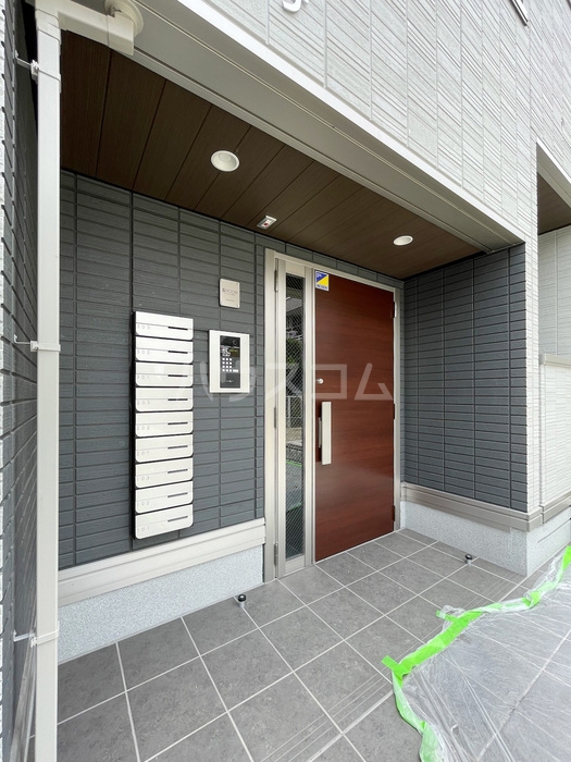 24/30 エントランス