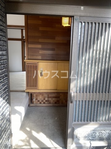 14/30 玄関