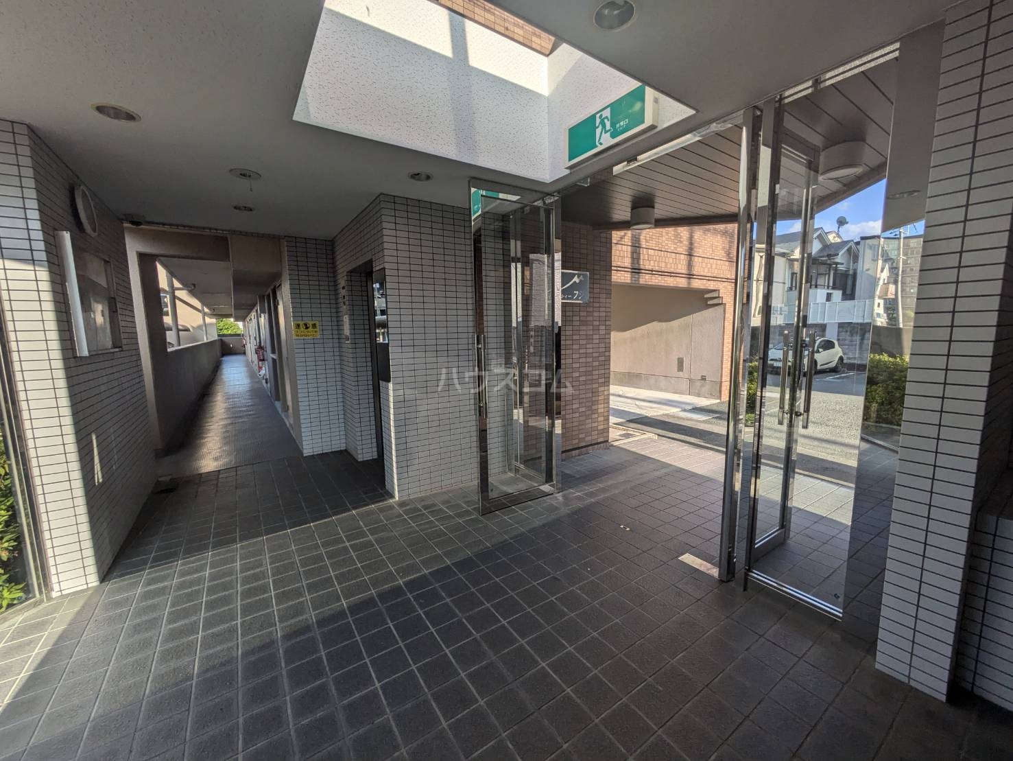 3/10 エントランス