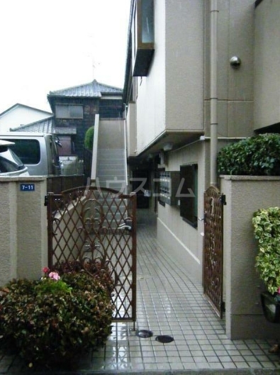 19/26 エントランス