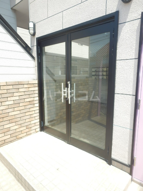 20/27 エントランス