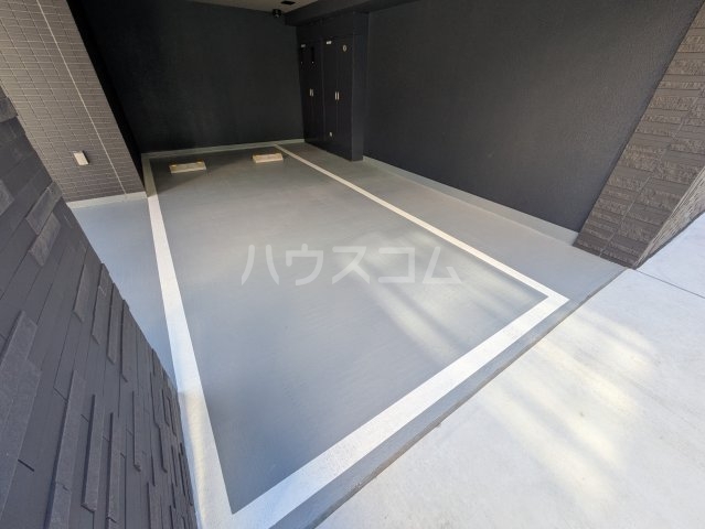 27/30 駐車場