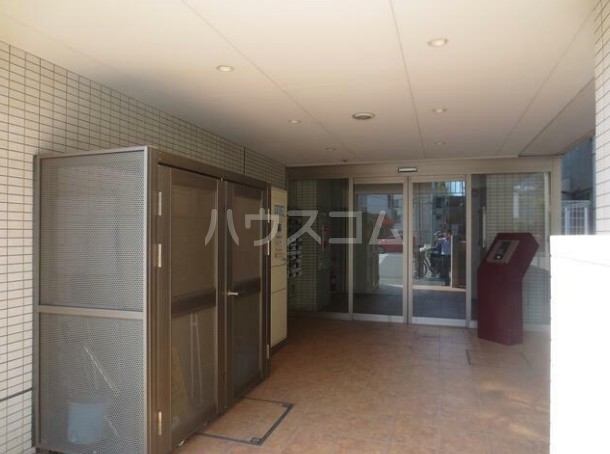 13/17 エントランス