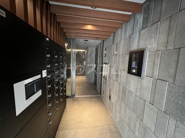 22/30 エントランス