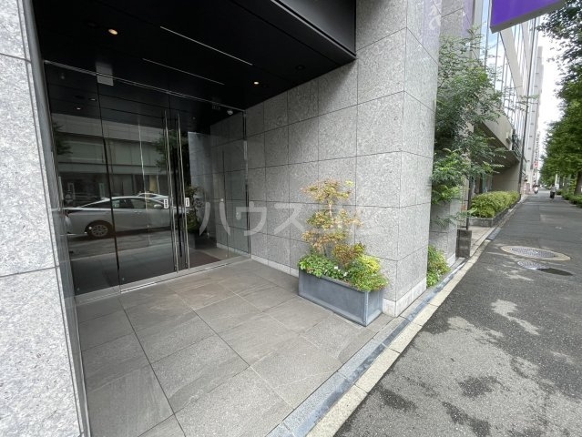 23/30 エントランス