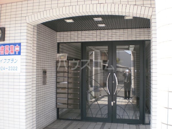 19/20 エントランス