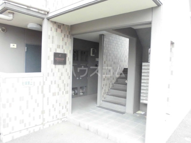 22/30 エントランス