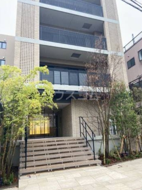 17/19 エントランス