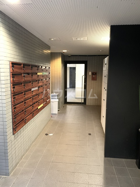 21/28 エントランス