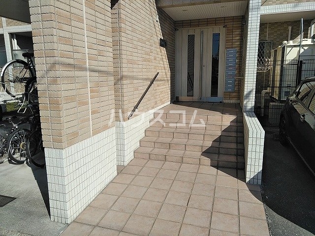 16/25 エントランス