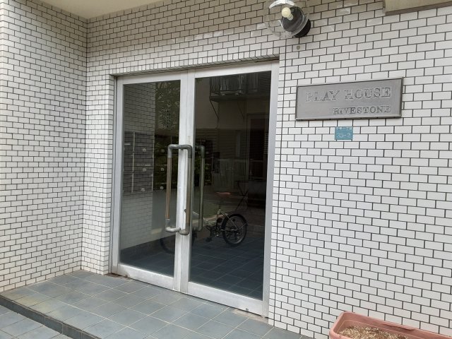 17/27 エントランス