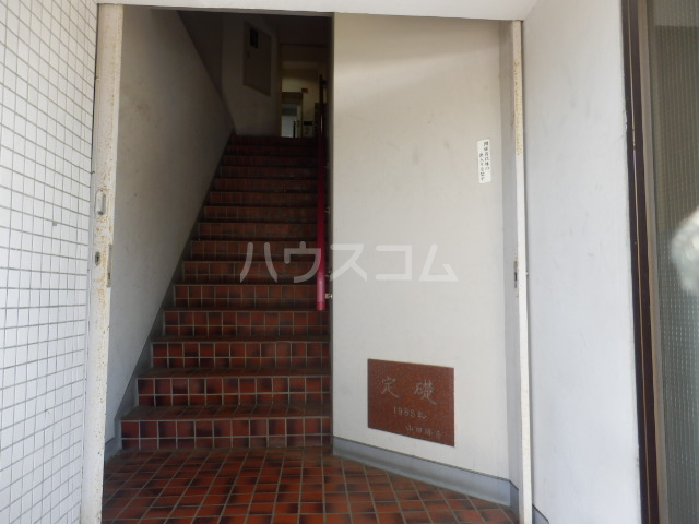 21/30 エントランス