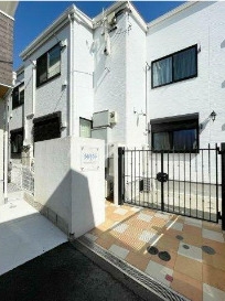 28/30 エントランス