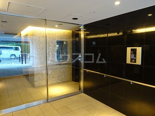 22/30 エントランス