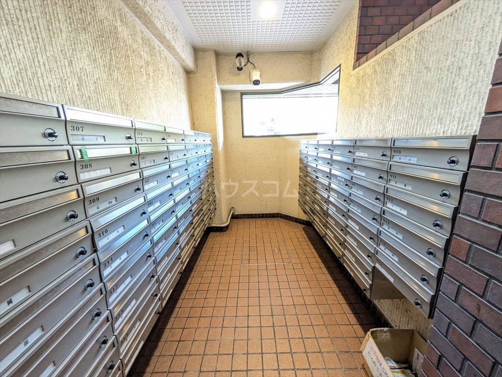 25/30 エントランス