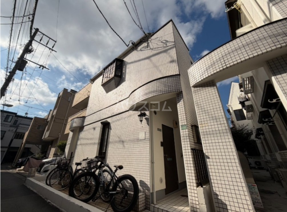 21/30 エントランス