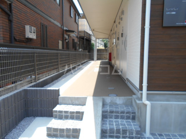 21/29 エントランス