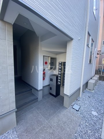 18/25 エントランス