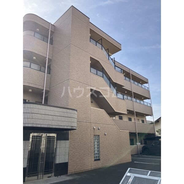 23/30 エントランス