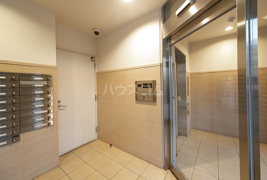 13/21 エントランス