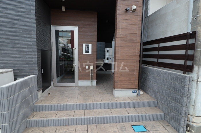 16/22 エントランス