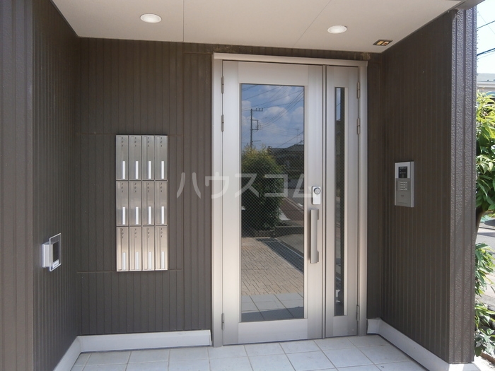 17/27 エントランス