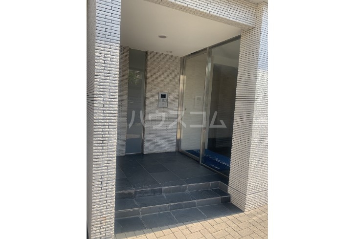 16/18 エントランス