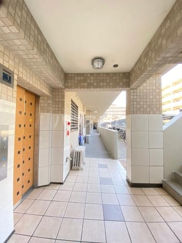 2/3 エントランス