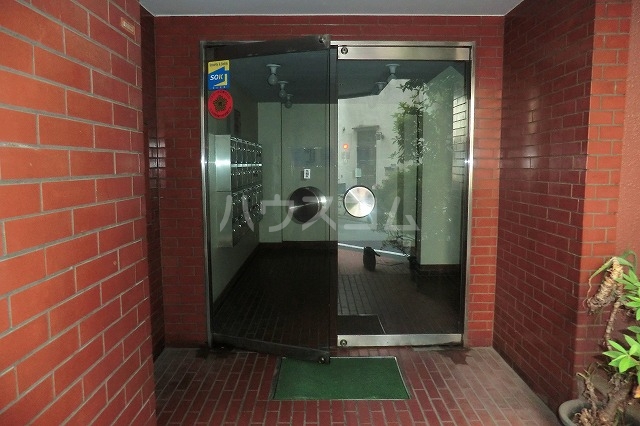 22/30 エントランス