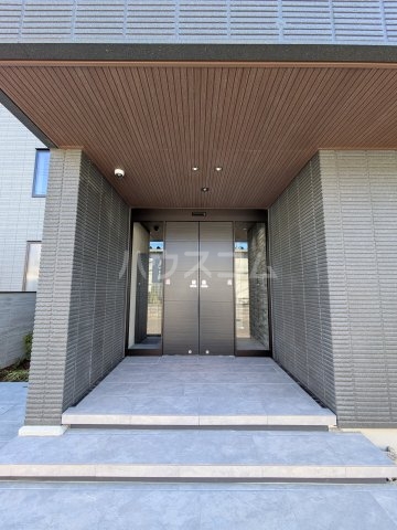 25/30 エントランス