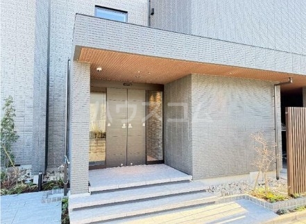 16/26 エントランス