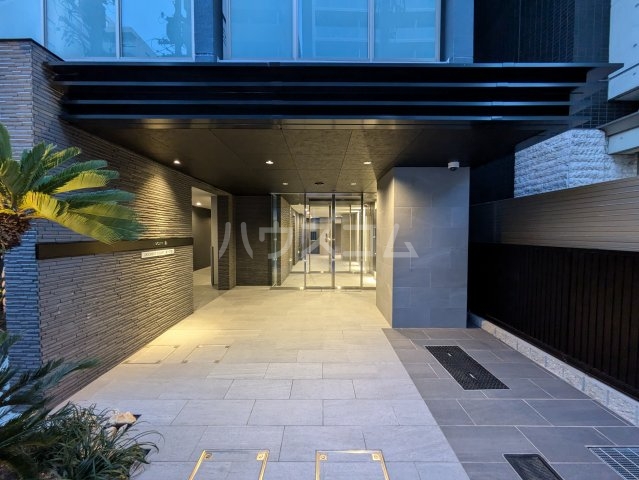 20/27 エントランス