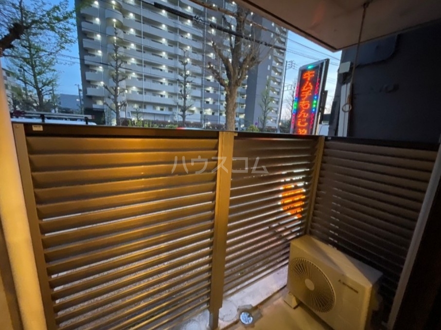 13/19 バルコニー