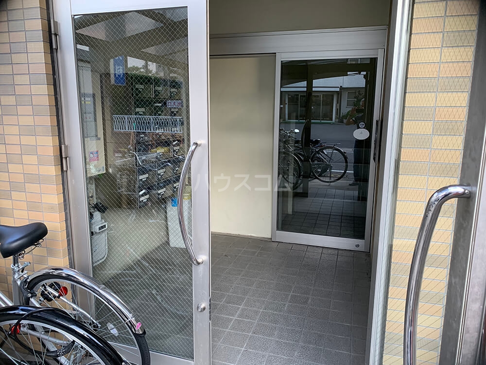 16/26 エントランス