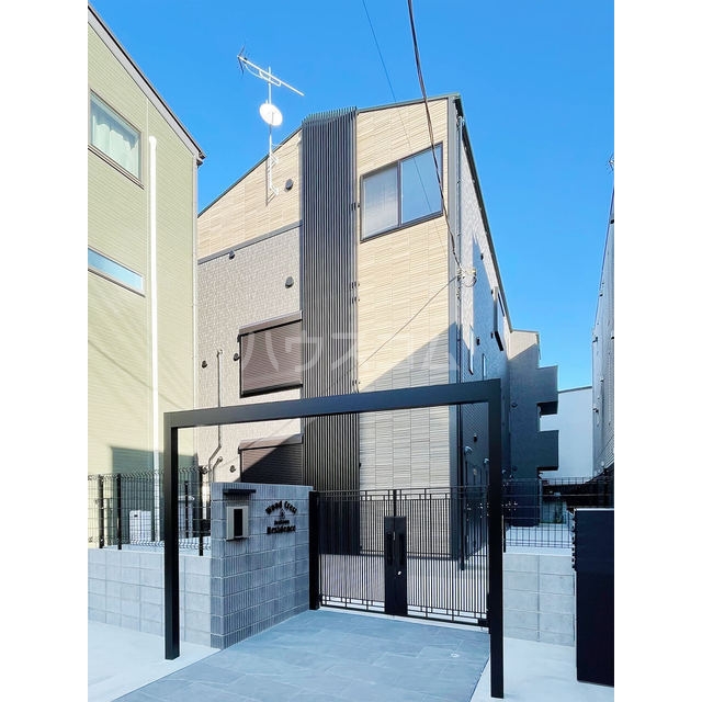 22/30 エントランス