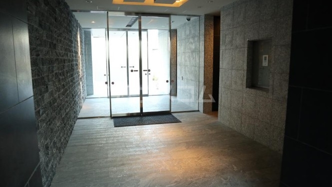 14/20 エントランス