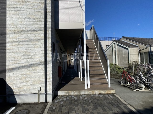 20/30 エントランス