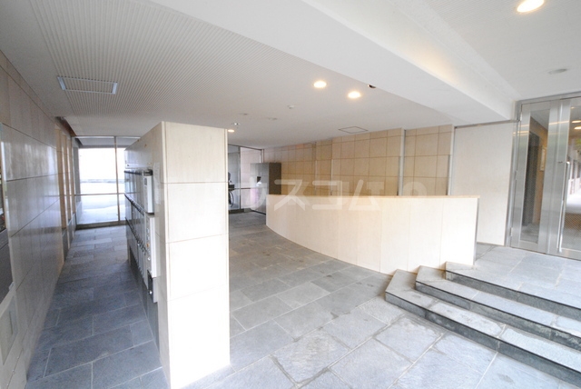 25/30 エントランス