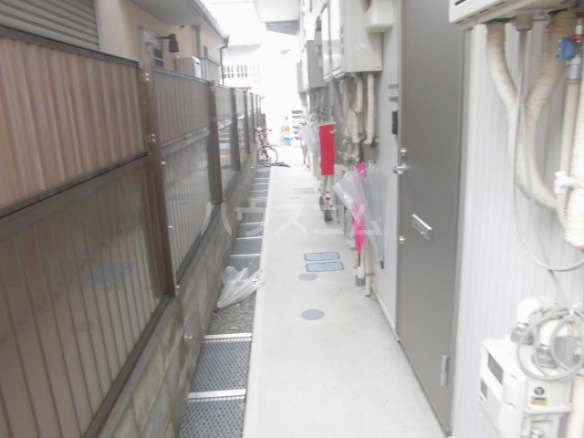 24/25 エントランス